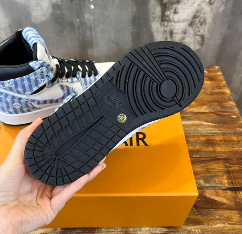 SAMC - NKE Shoes - 372