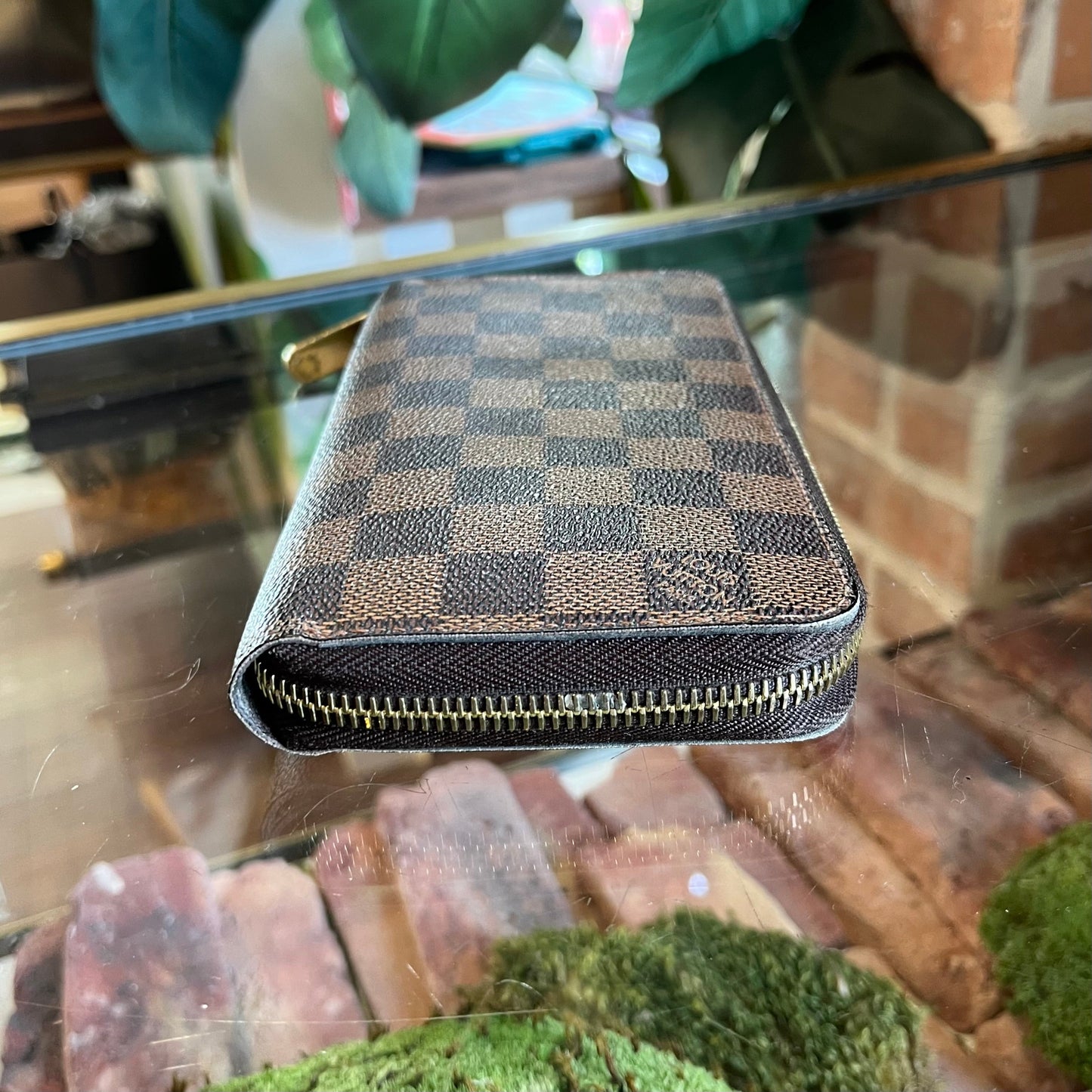 LOUIS VUITTON Zippy Damier Ebene Wallet