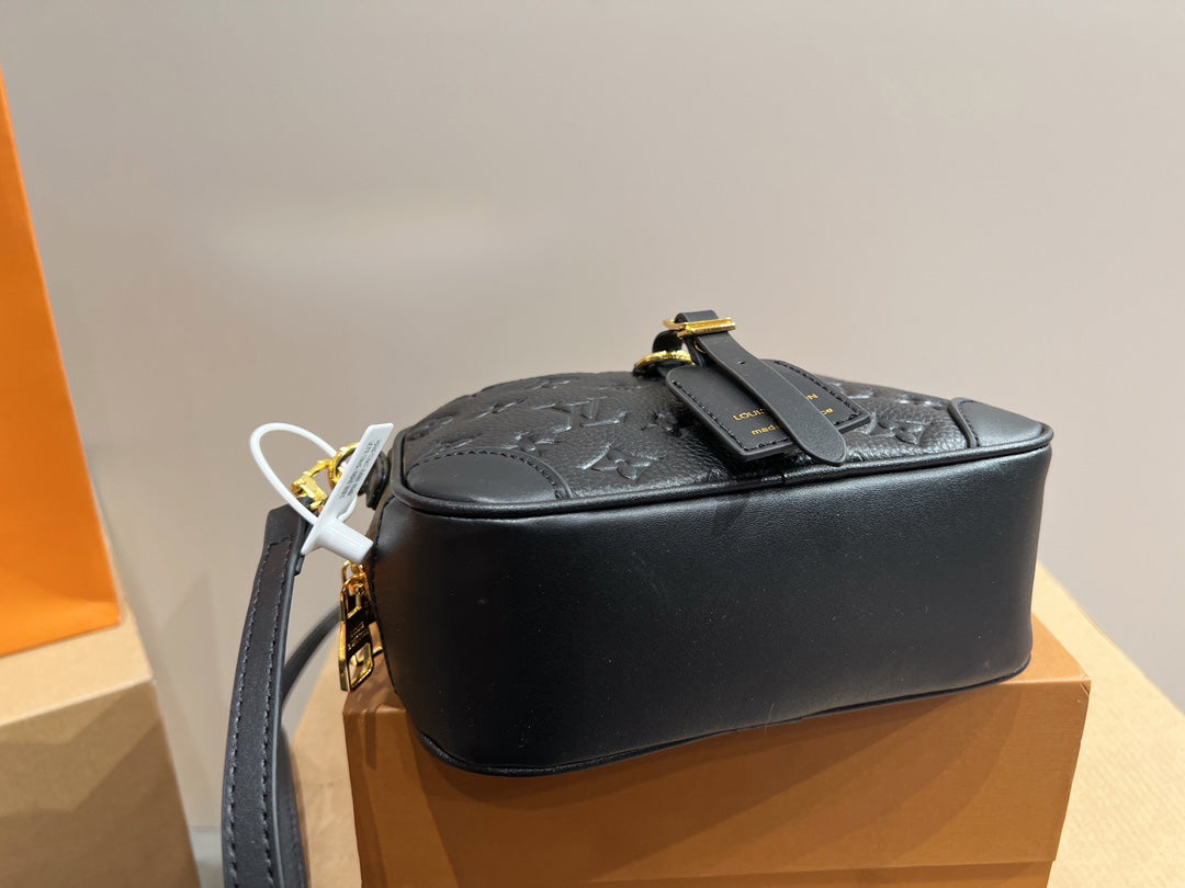EN - Luxury Bags LUV 756