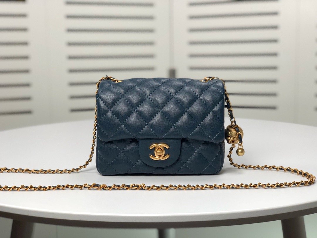 Designer bags by Chanel 116