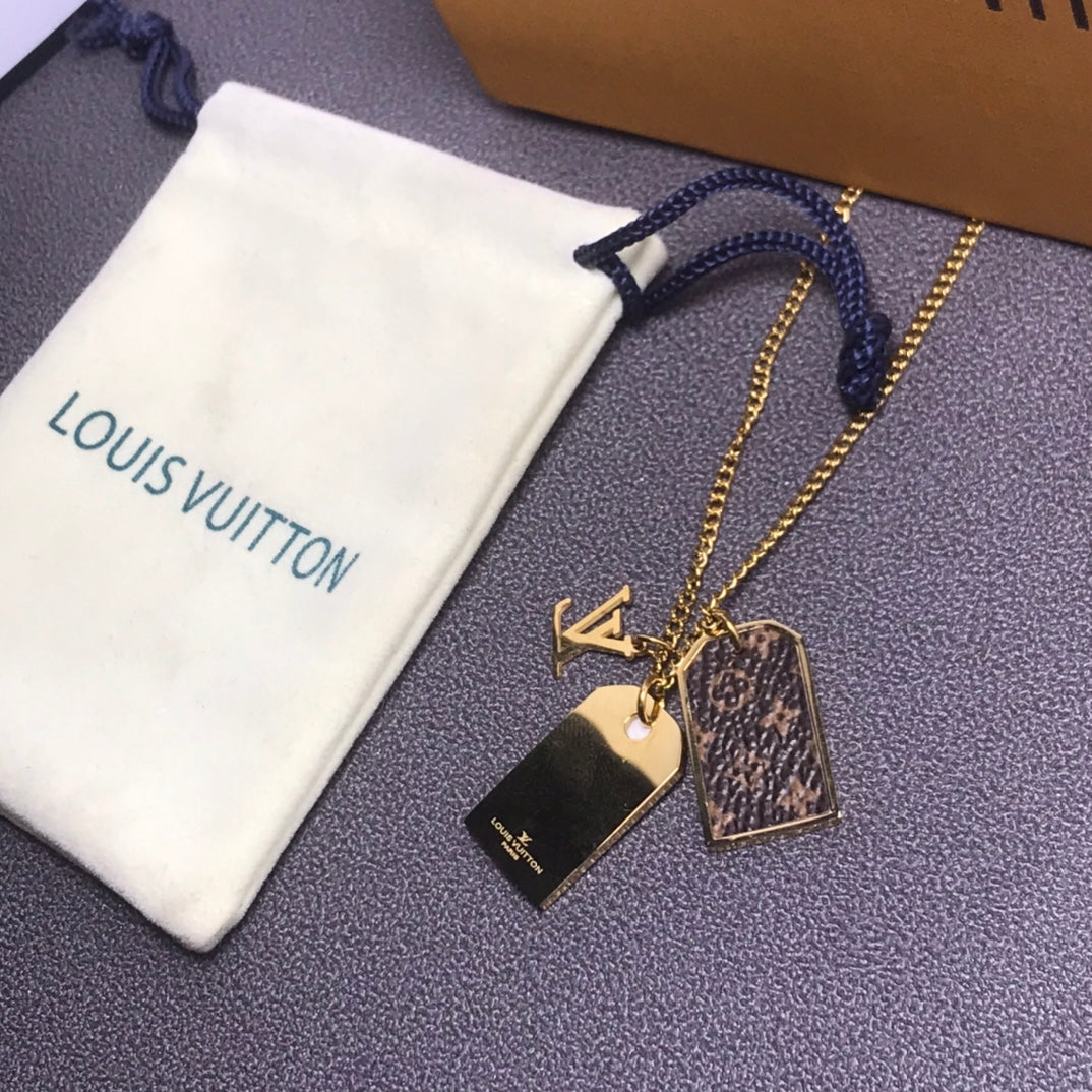 LV Necklaces 082