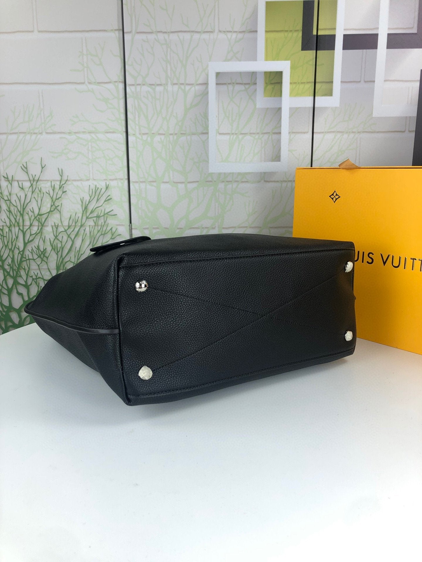 EN - New Arrival Bags LUV 050