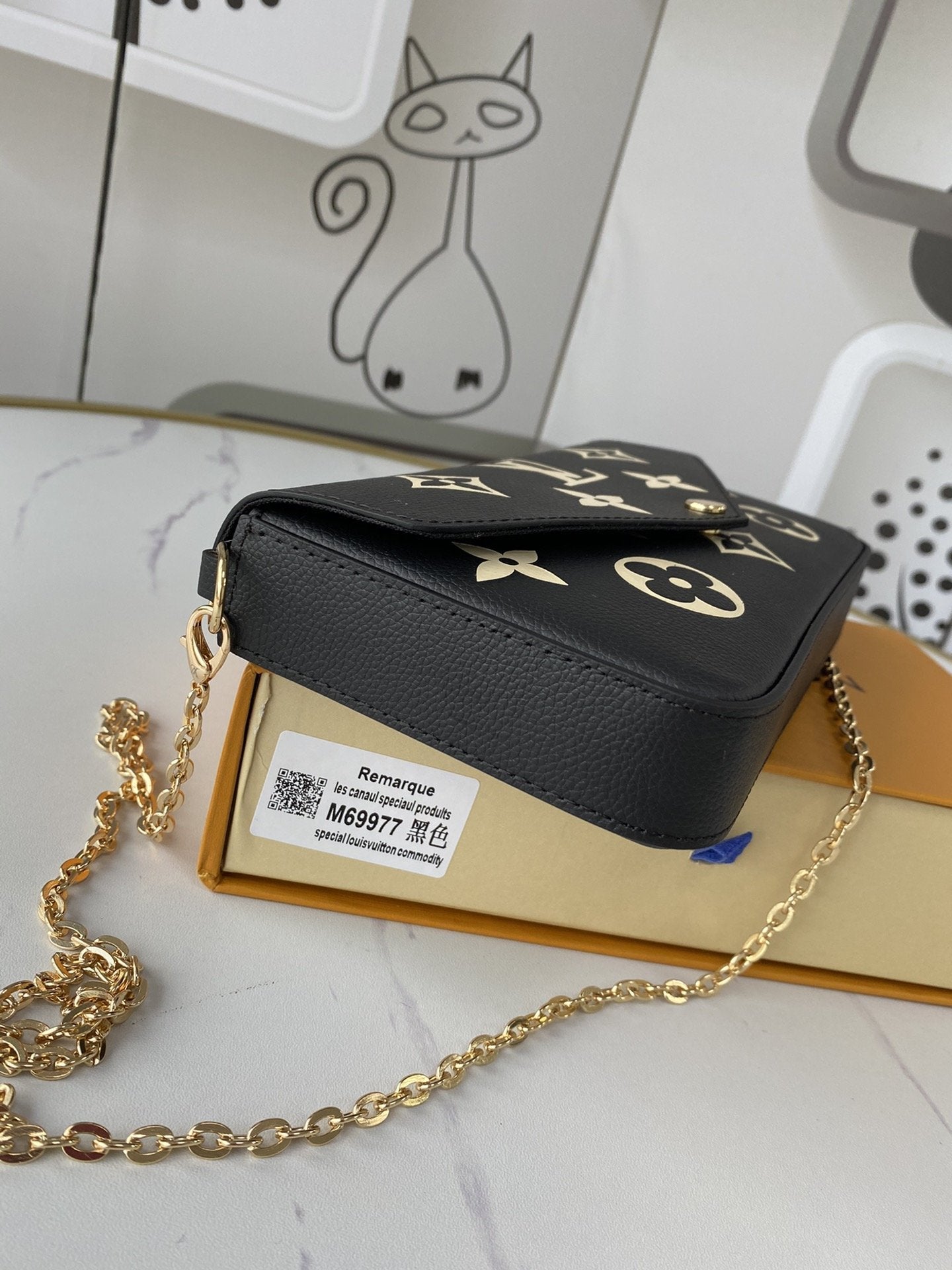 EN - New Arrival Wallet LUV 082