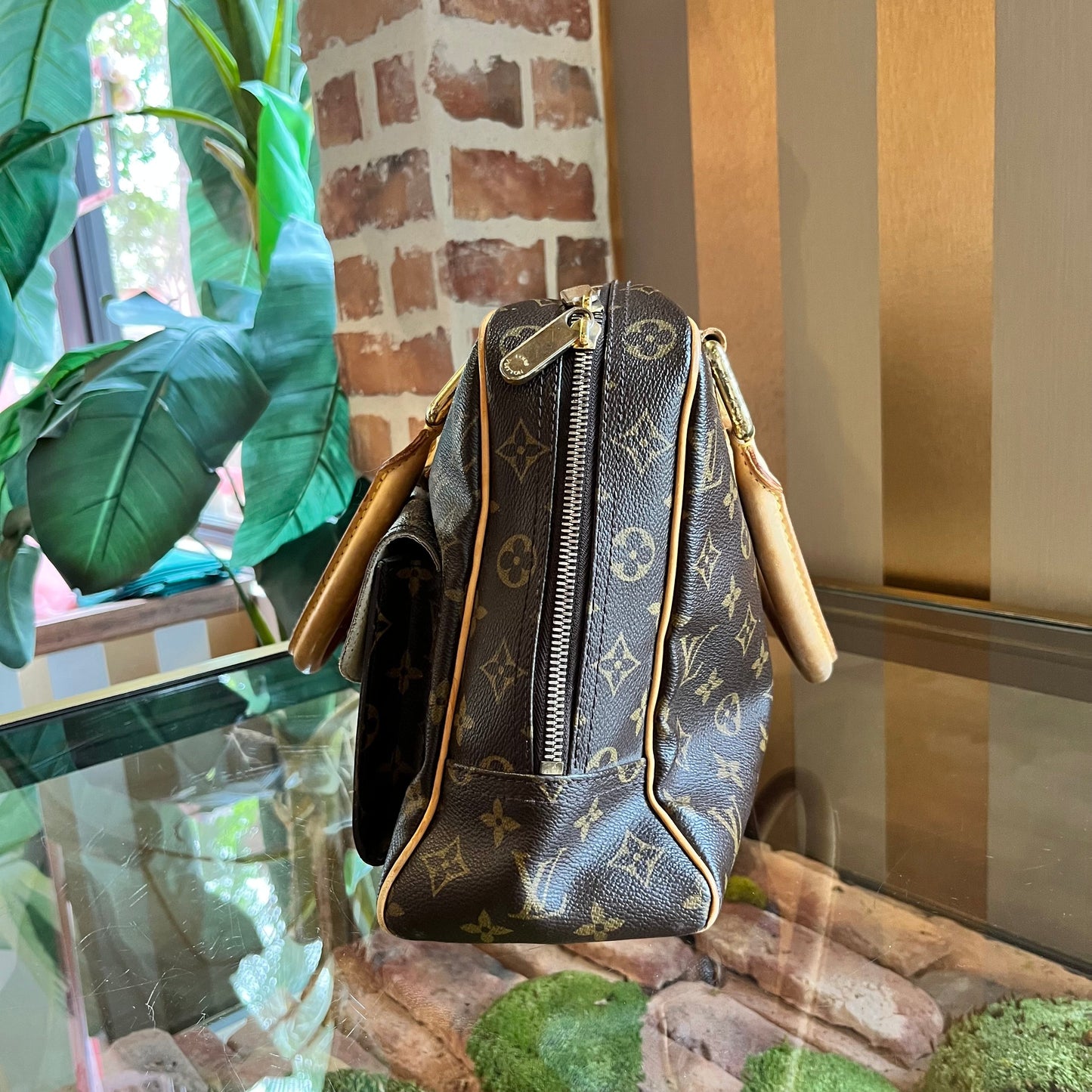 LOUIS VUITTON Monogram Canvas Manhattan GM Bag