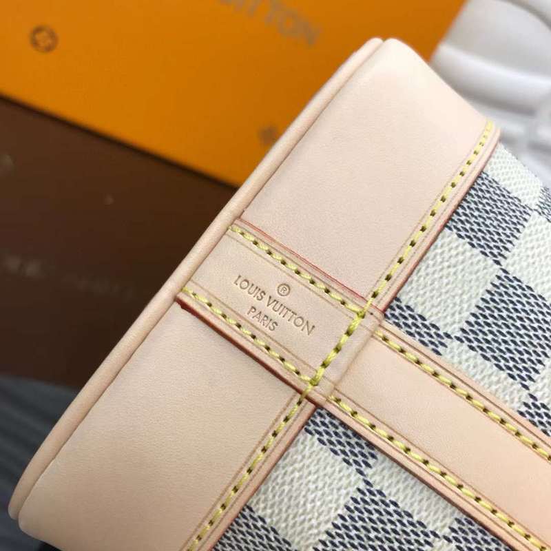 LOV2 Bags - Luxurious Bags  1095