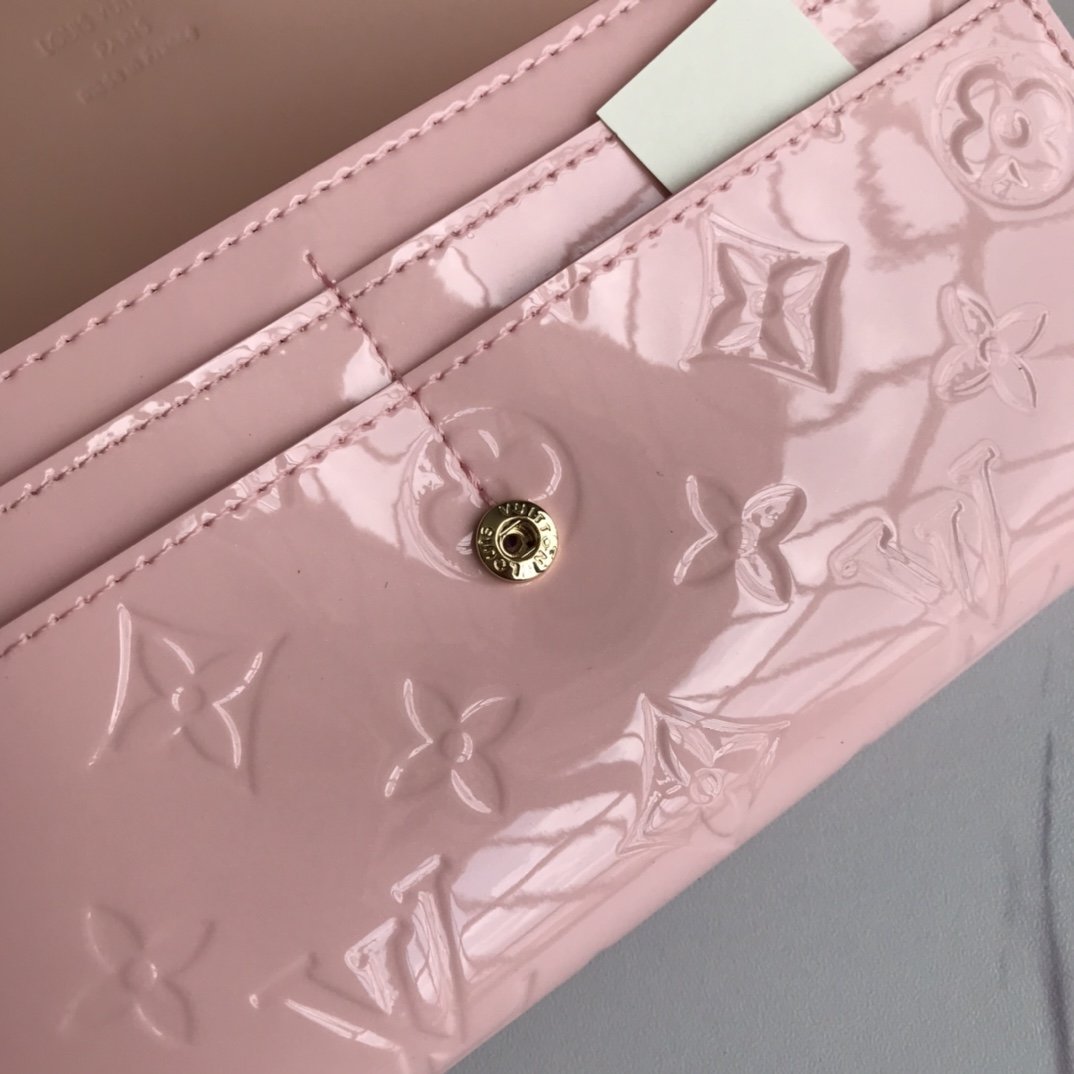 EN - New Arrival Wallet LUV 005