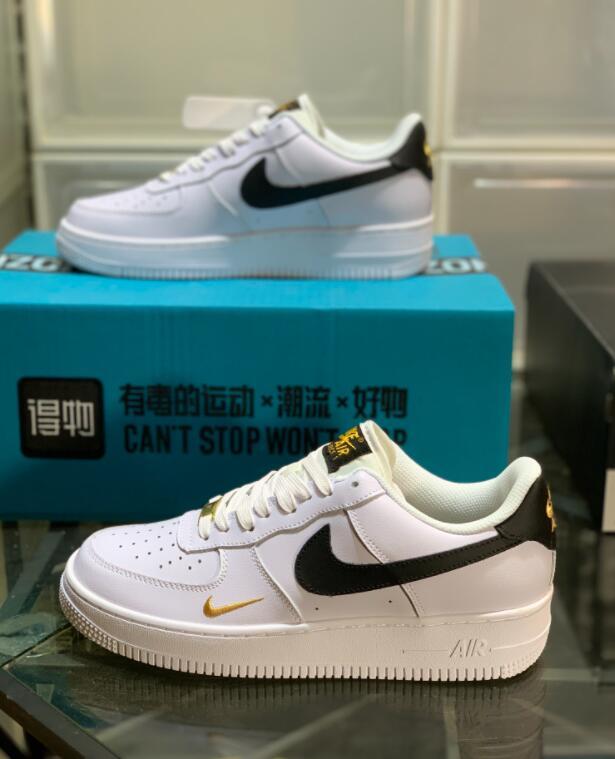 SAMC - NKE Shoes - 696