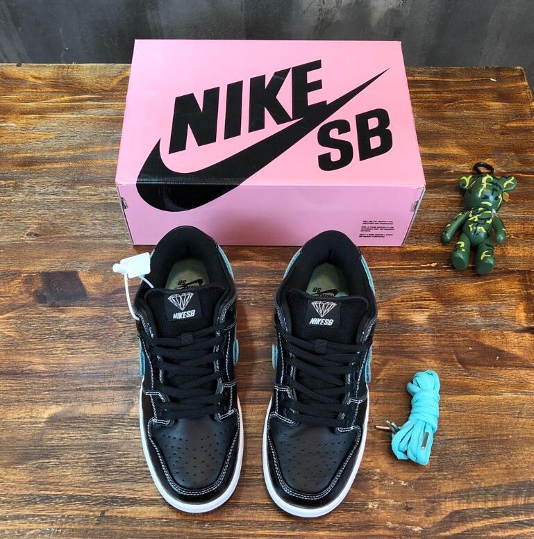 SAMC - NKE Shoes - 1756