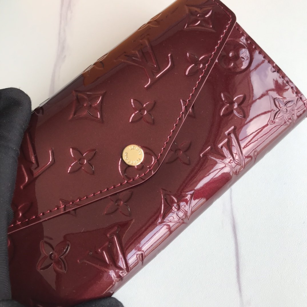 EN - New Arrival Wallet LUV 007