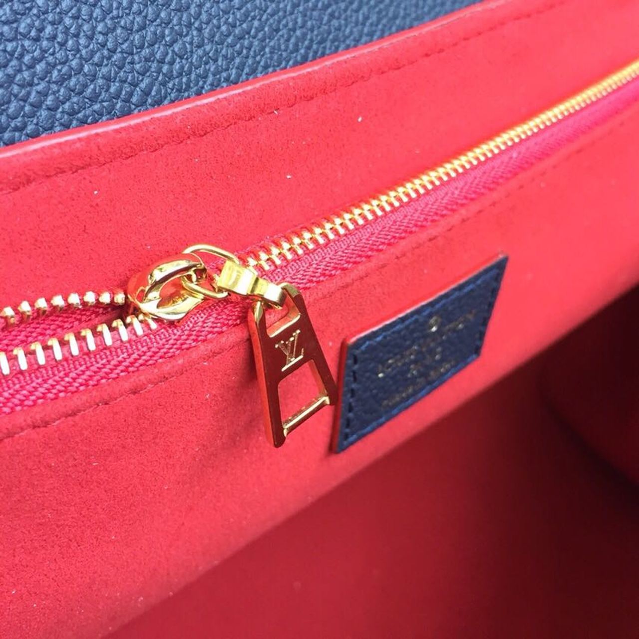 LV Vavin MM Monogram Empreinte Navy Blue For Women, WomenÃ¢â‚¬â„¢s Handbags, Shoulder And Crossbody Bags 9.8in/25cm LV M43925