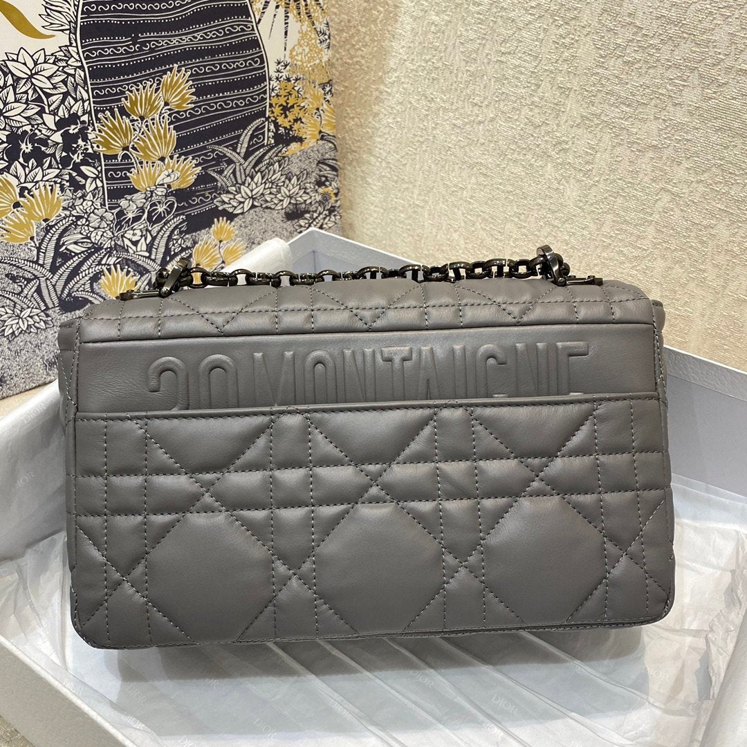 GLAMI MeGLAMIum Caro Bag Gray Padded Macrocannage, Dark Grey, For Women WomenÃ¢â‚¬â„¢s Handbags, Crossbody Bags, 25cm CD M9242BNGK_M41G