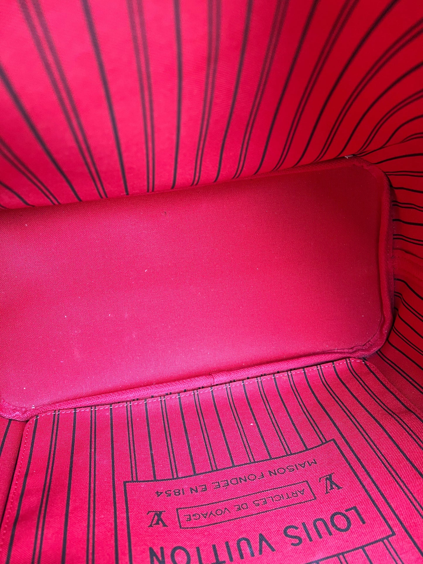 Louis Vuitton Neverfull MM Monogram Red (RRP £1,410)