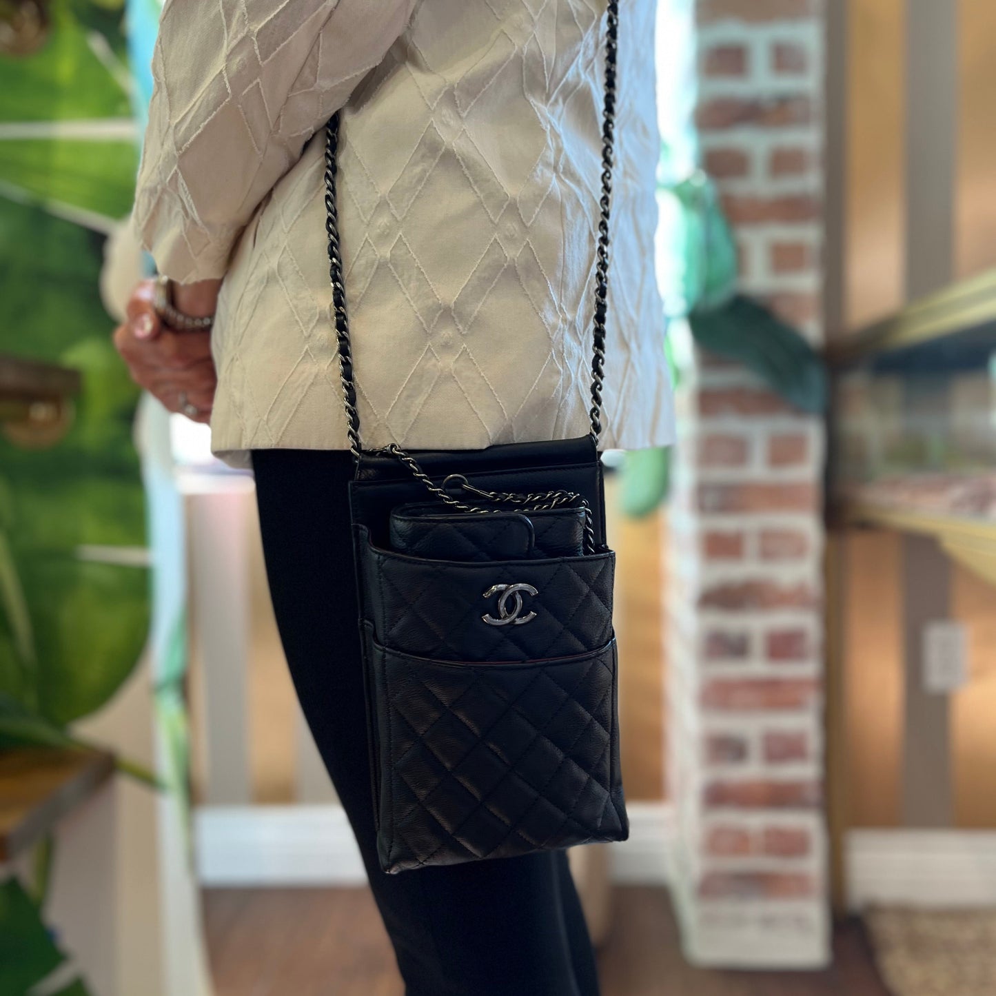 CHANEL CC Waiter Caviar Crossbody Bag