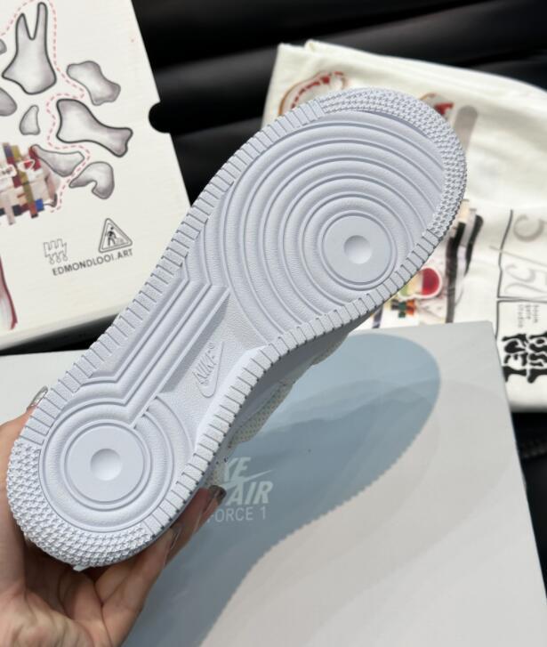 SAMC - NKE Shoes - 385