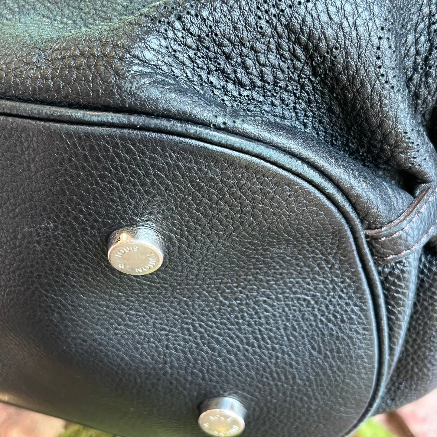 LOUIS VUITTON Mahina Leather Hobo Bag ADI1190