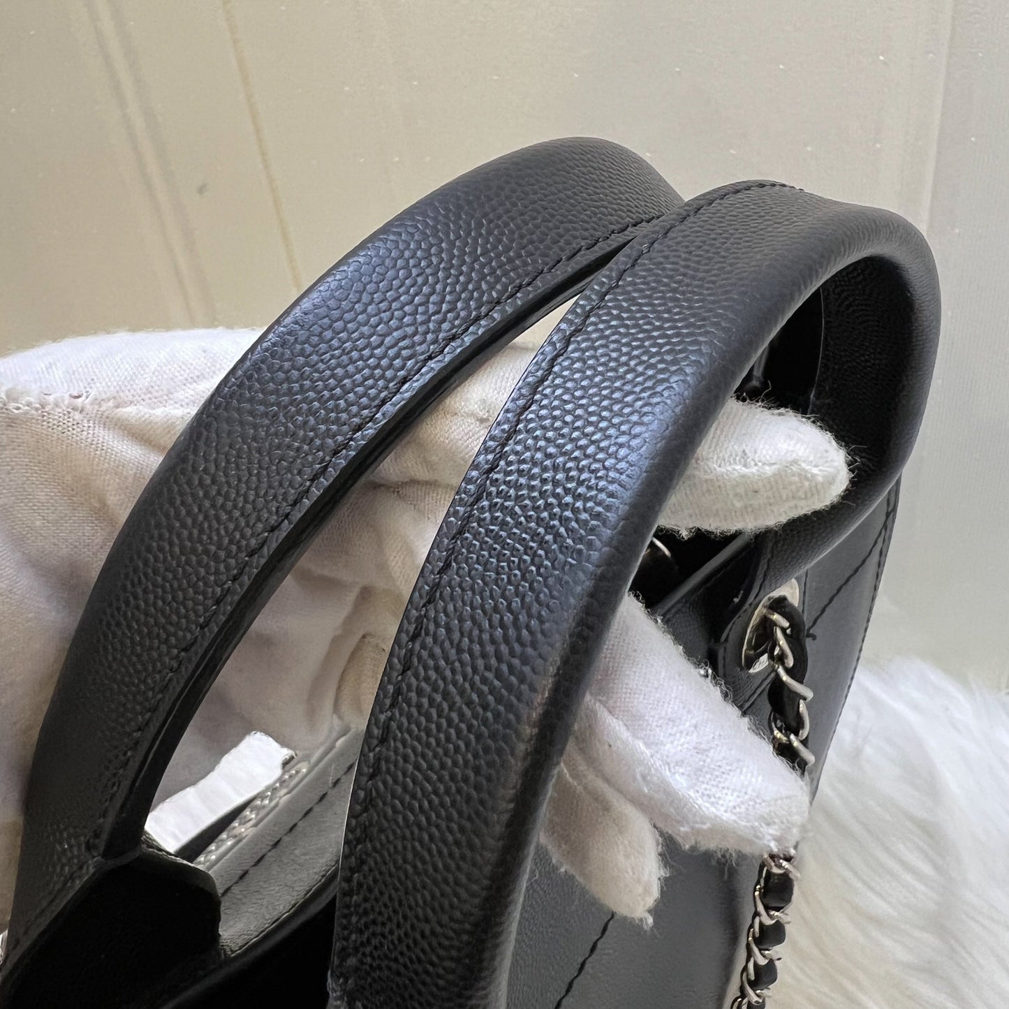 GLM-Small / Medium Deauville Tote in Black Caviar and SHW
