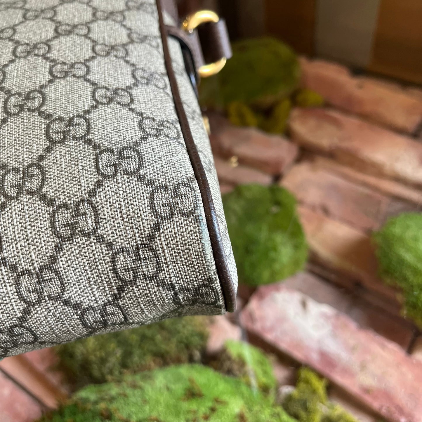 GUCCI GG Supreme Monogram Web Small Ophidia Messenger Bag Brown