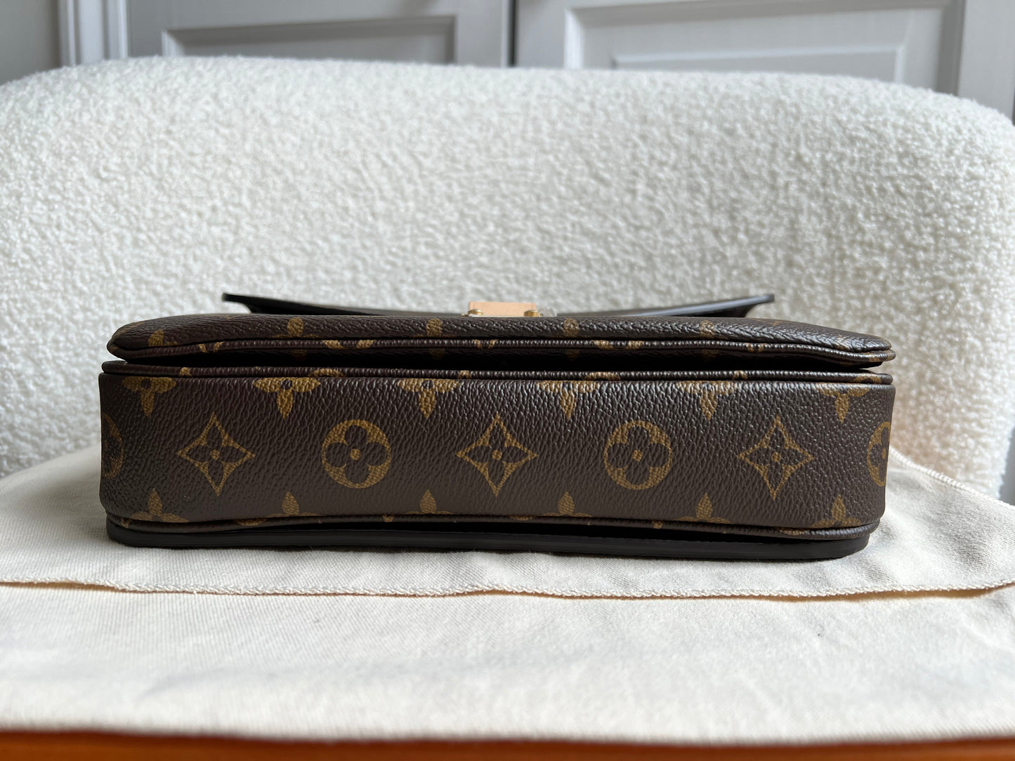 Louis Vuitton Pochette Metis Monogram (RRP £1,970)