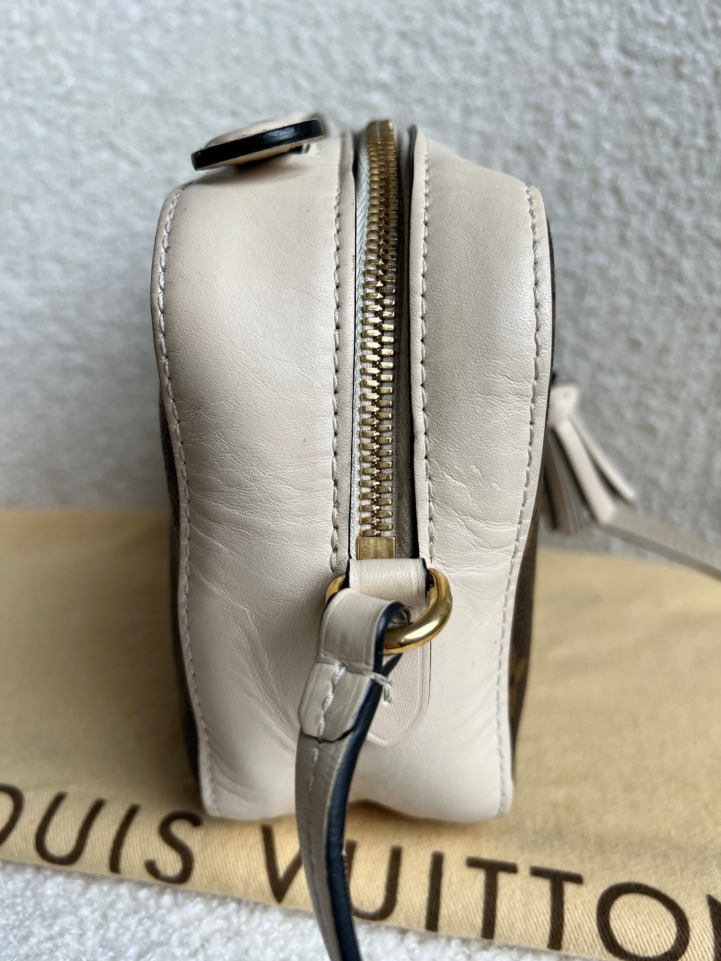 Louis Vuitton Saintonge Monogram Cream