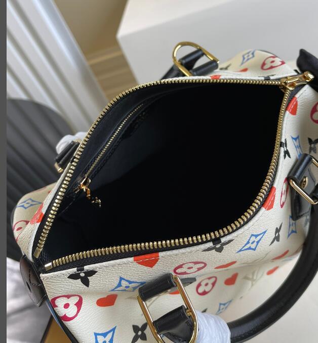 SAMC - LOV Bags - 2580