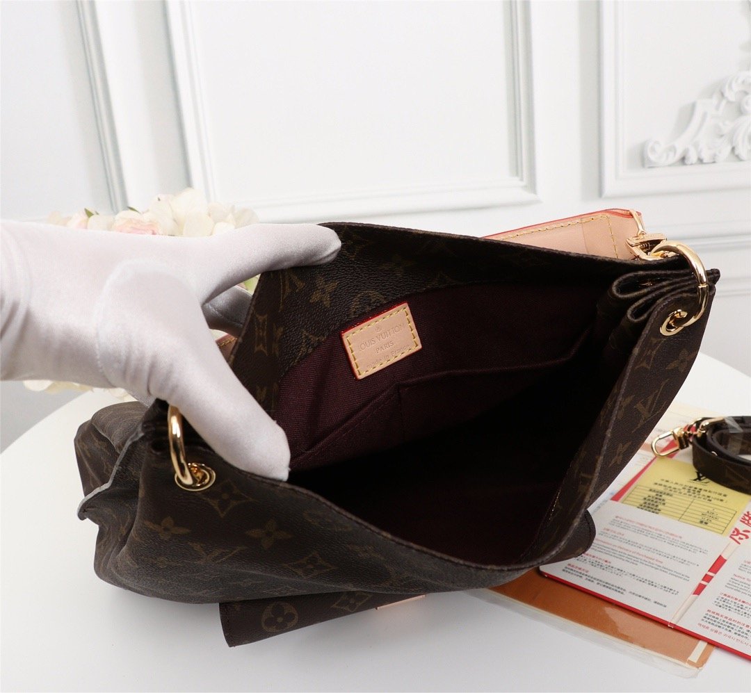 EN - New Arrival Bags LUV 299