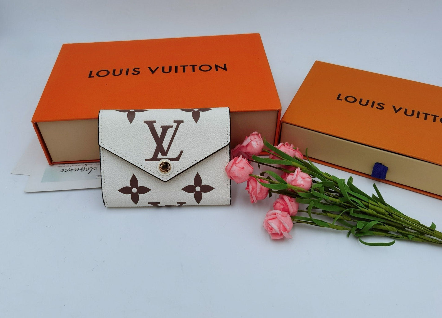 EN - New Arrival Wallet LUV 001