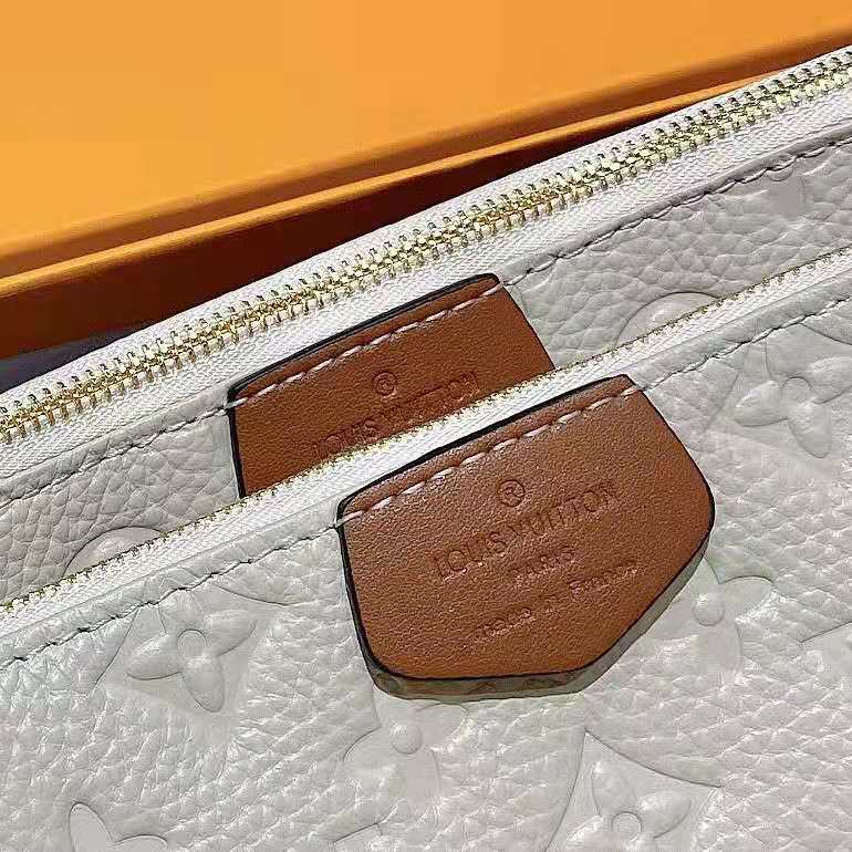 EN - New Arrival Bags LUV 062