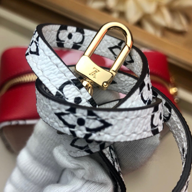 LOV2 Bags - Luxurious Bags  2028