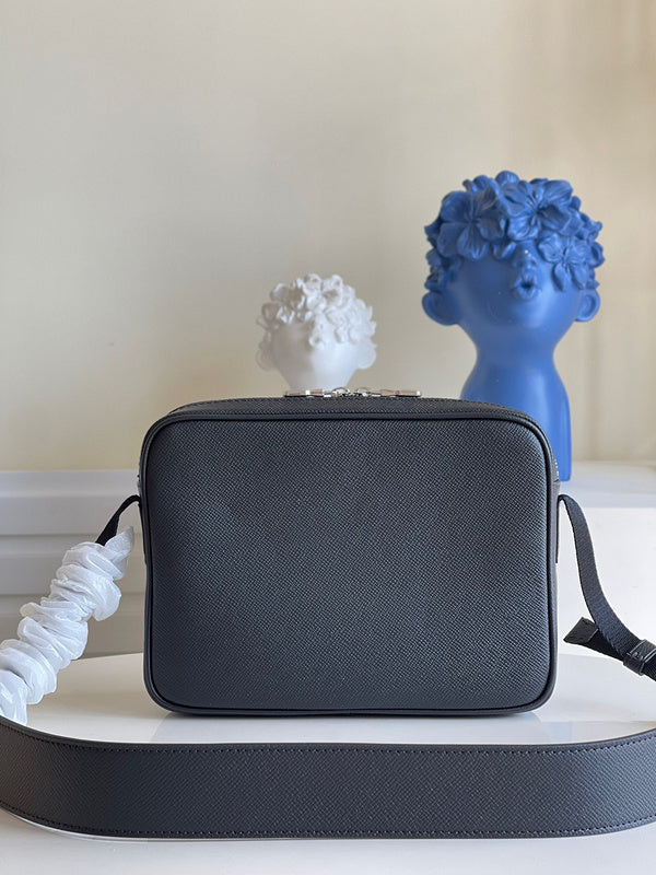 LOV2 Bags - Luxurious Bags  1243