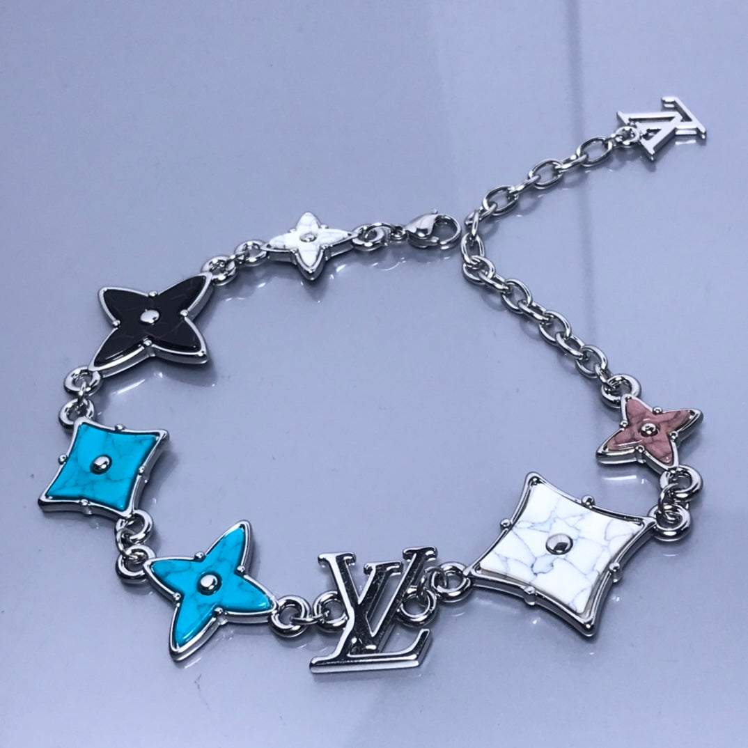 LV Necklaces 019