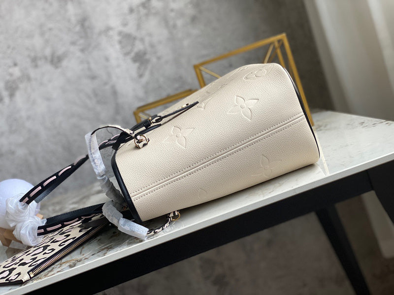 LOV2 Bags - Luxurious Bags  1417