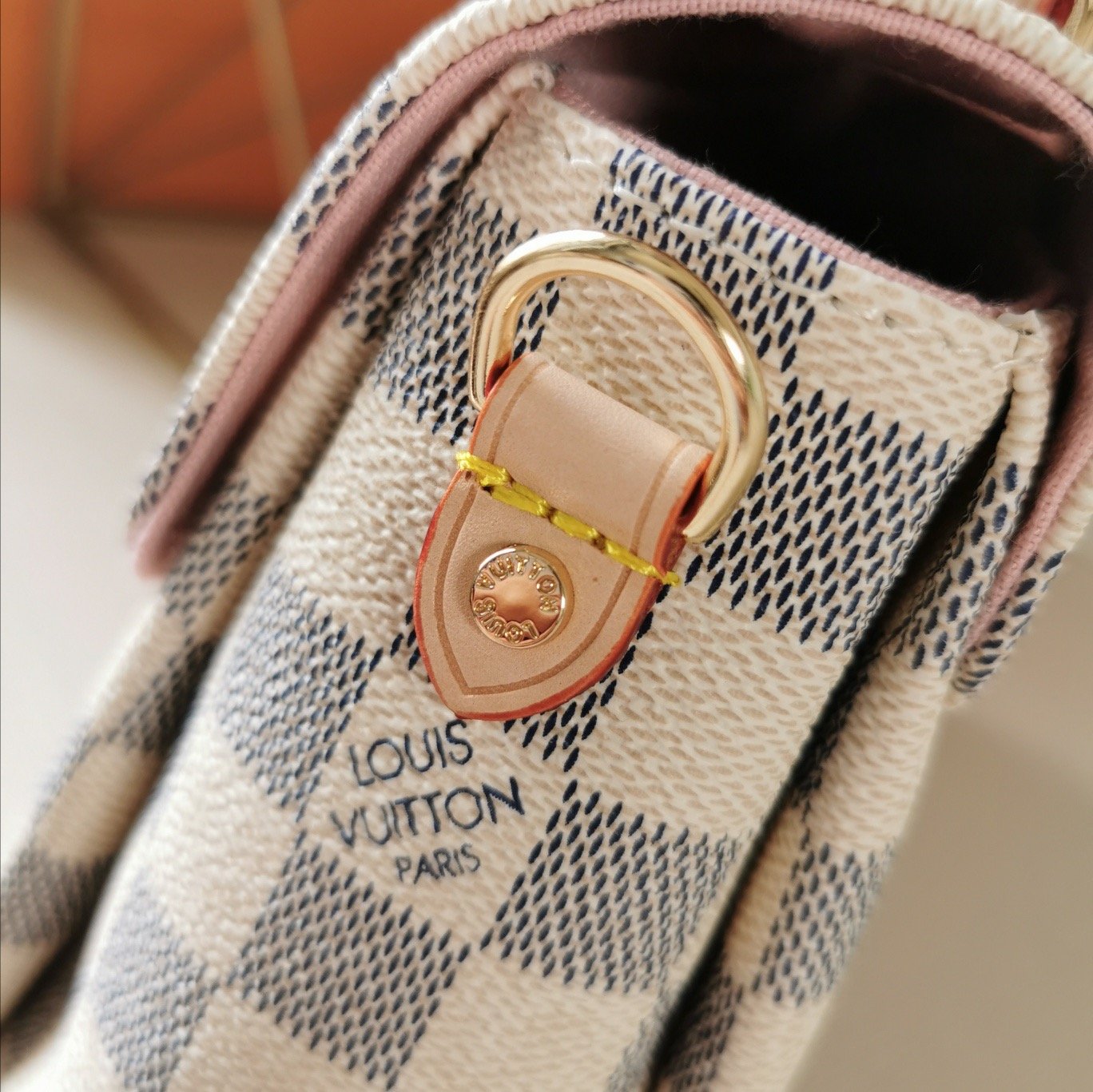 EN - New Arrival Bags LUV 253