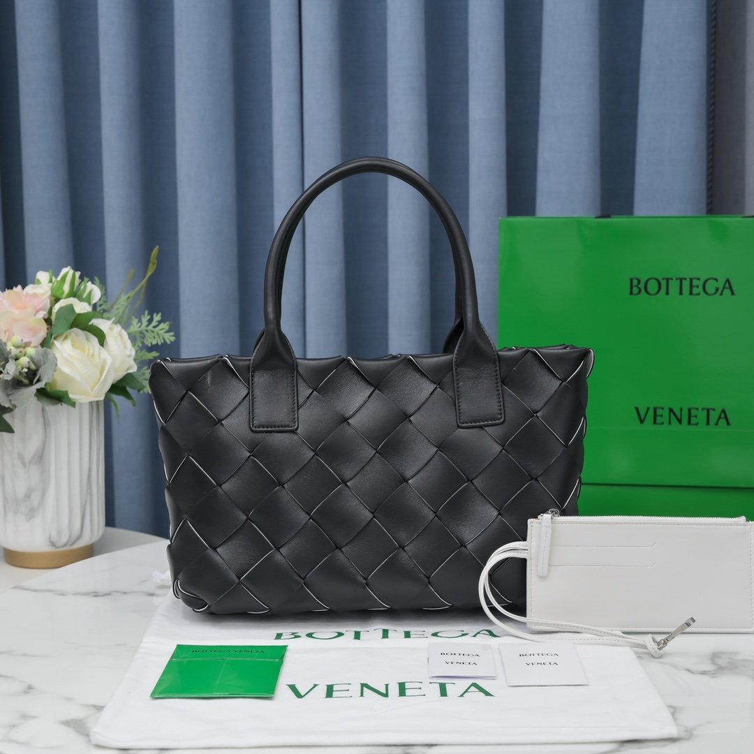 GLAMI MeGLAMIum Intrecciato Tote Bag Black, For Women, Bags 17.3in/44cm 630817VMAY32544
