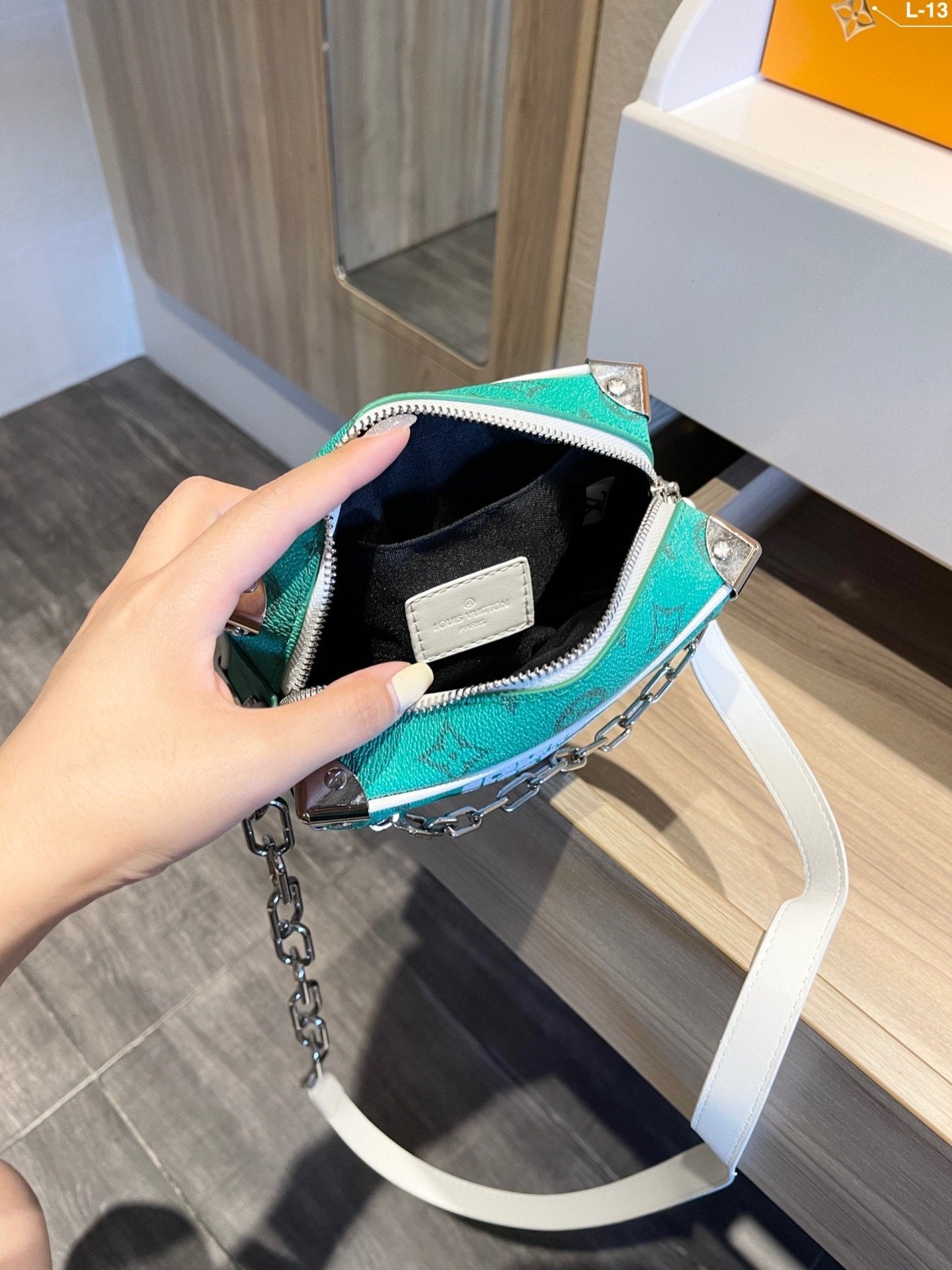 EN - New Arrival Bags LUV 487