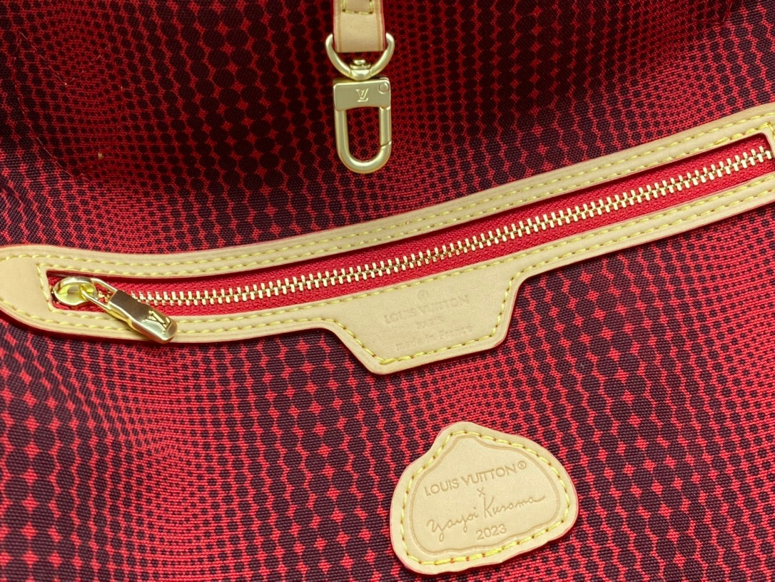 EN - New Arrival Bags LUV 675
