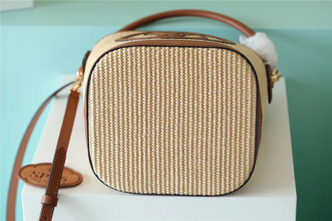 LV Petit Bucket Raffia Caramel Brown For Women, WomenÃ¢â‚¬â„¢s Bags, Shoulder And Crossbody Bags 9.4in/24cm LV M59961