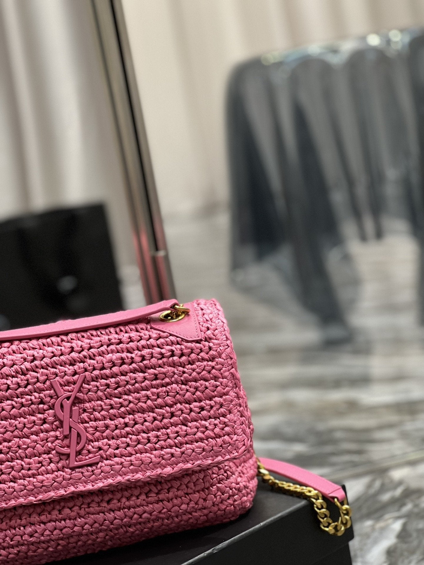 GLAMI Niki MeGLAMIum Chain Bag In Rafia For Women 11in/28cm Pink YSL