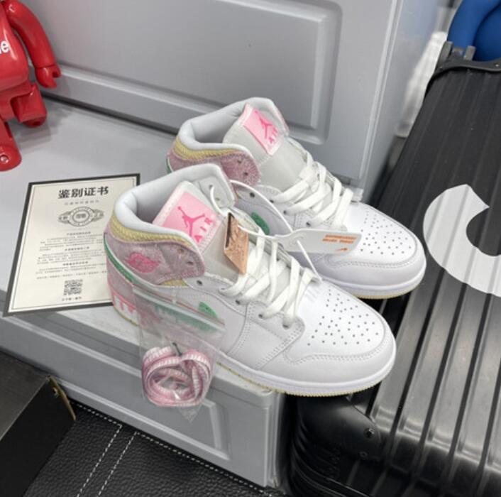 SAMC - NKE Shoes - 1596