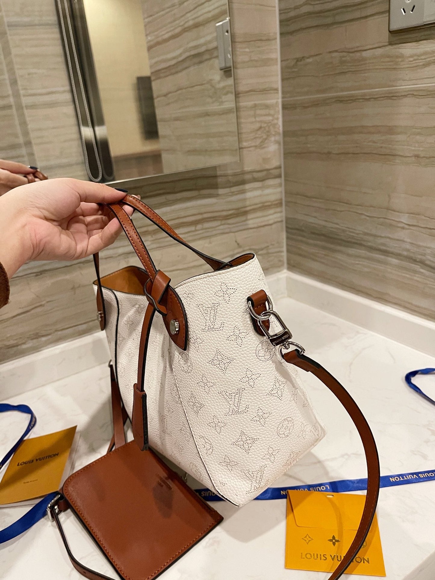 EN - New Arrival Bags LUV 085