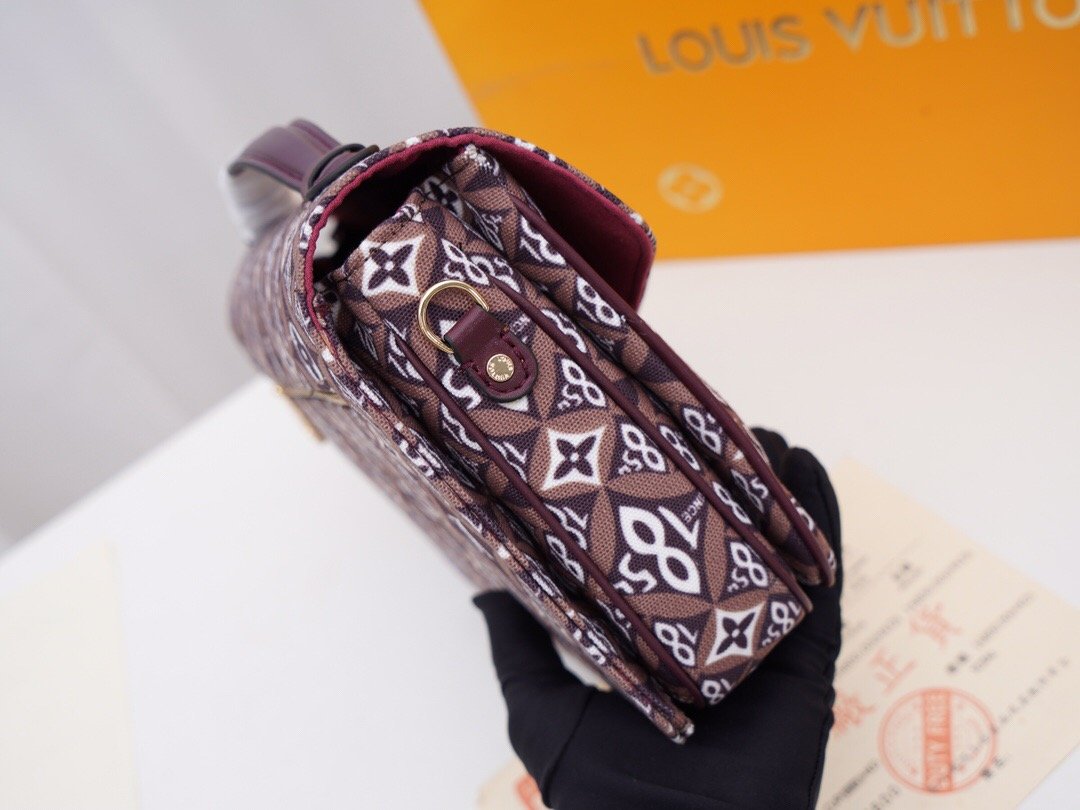 EN - New Arrival Bags LUV 130