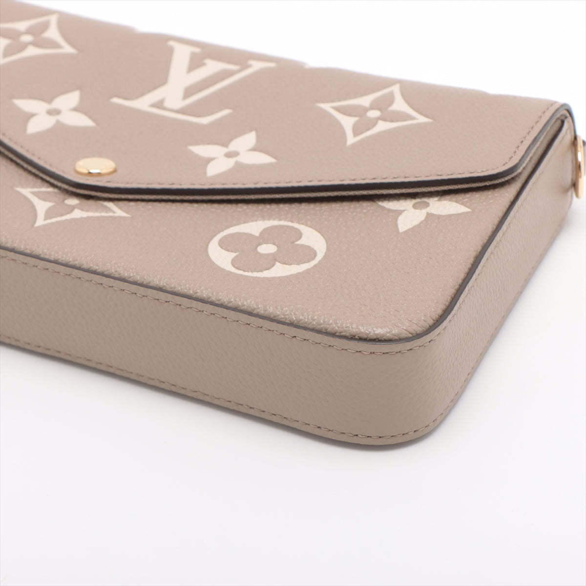 Louis Vuitton Monogram Pochette Felice M82610   Initial