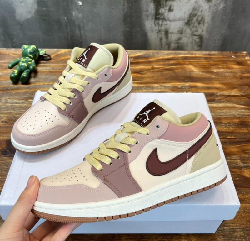 SAMC - NKE Shoes - 900