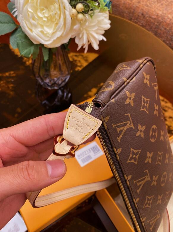 SAMC - LOV Bags - 1583