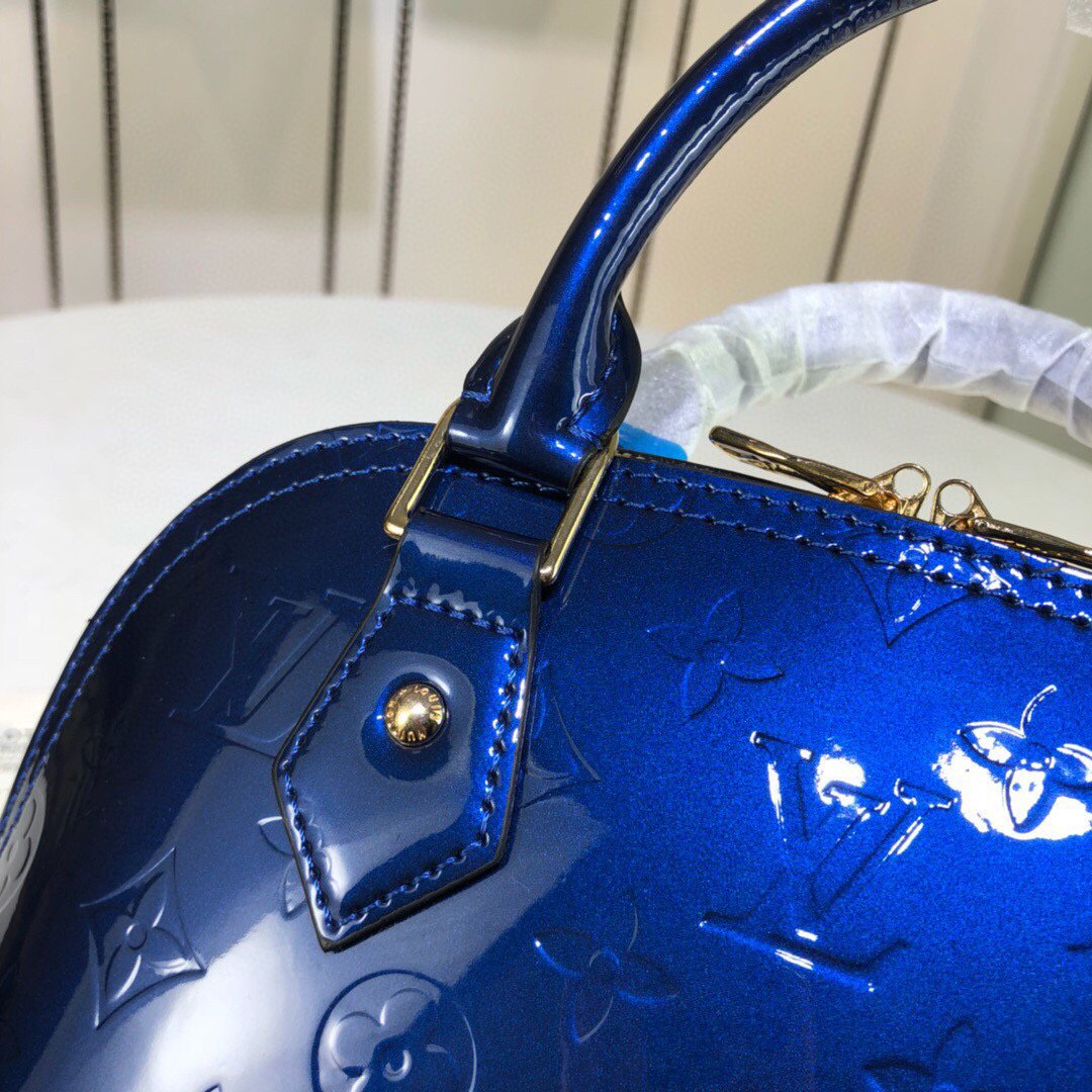 EN - New Arrival Bags LUV 058