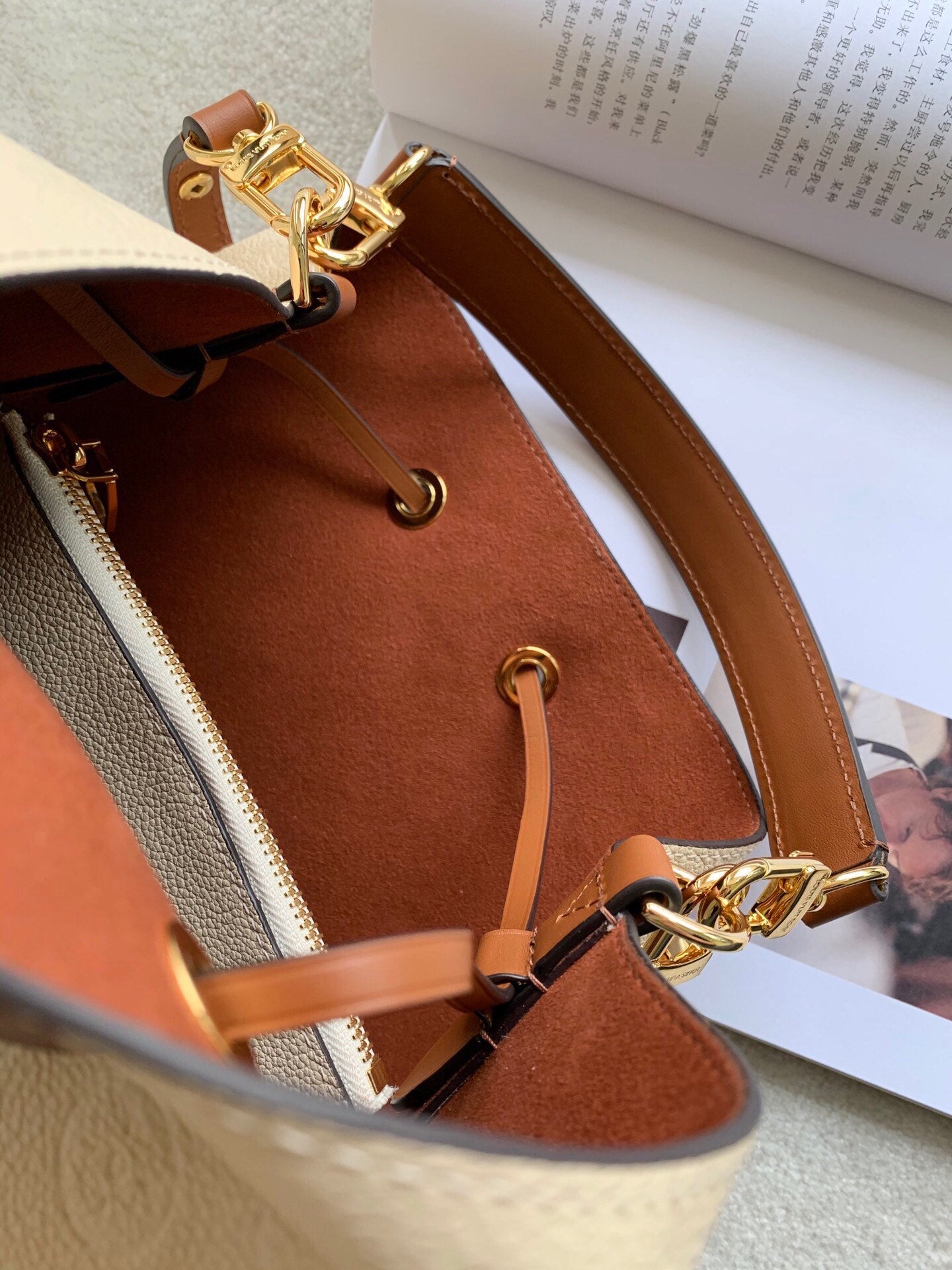 LV NeoNoe MM Bucket Bag Monogram Empreinte Creme For Women, WomenÃ¢â‚¬â„¢s Bags, Shoulder Bags 10.2in/26cm LV M45307