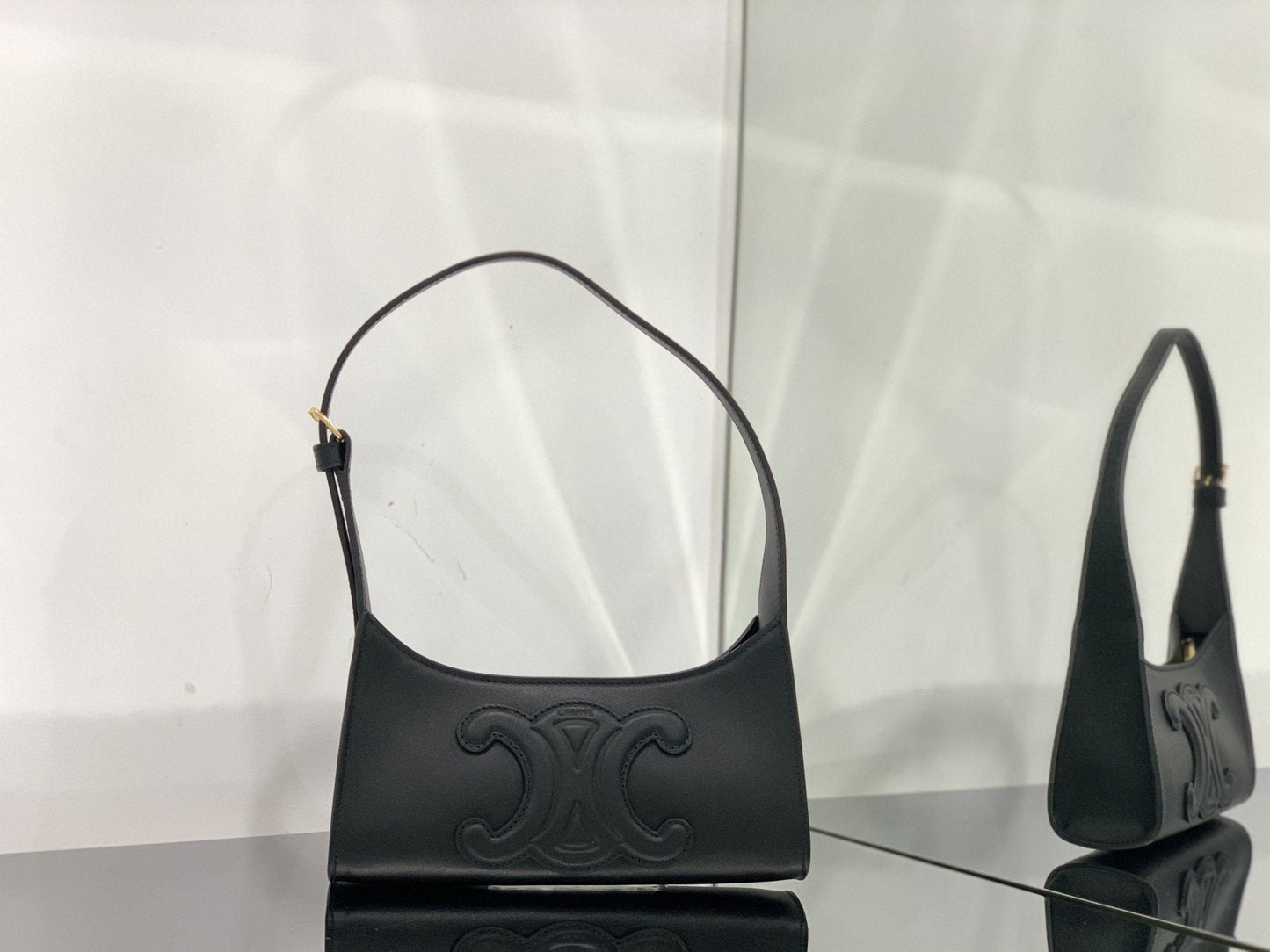 CE Cuir Triomphe Bag Black For Women 9in/24cm