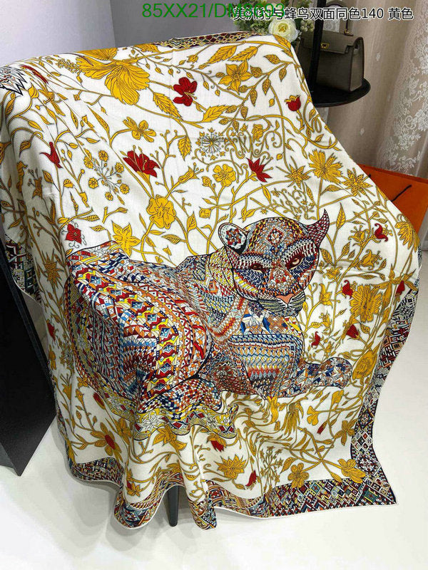 SAMC - HMS Scarves - 029