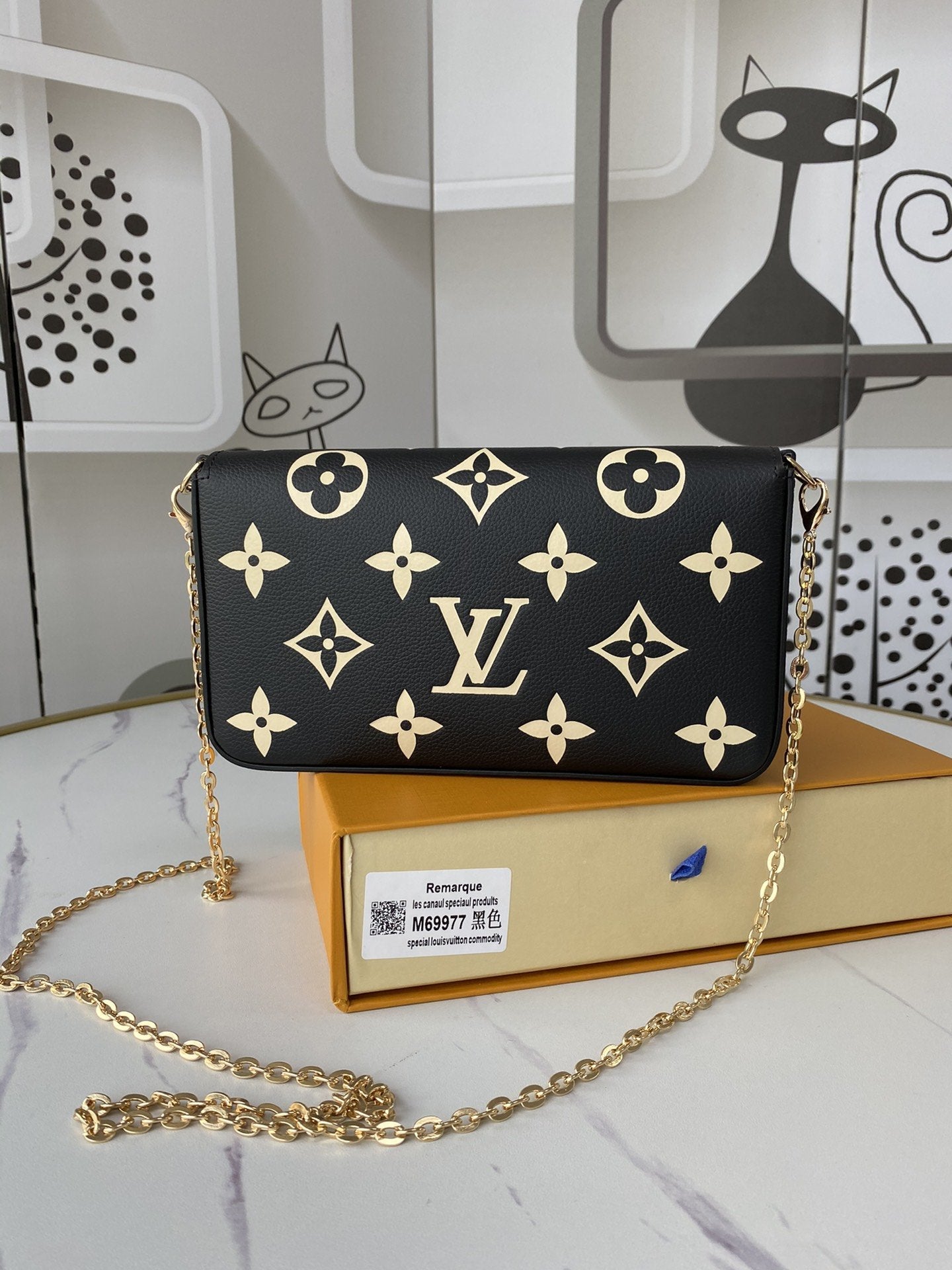 EN - New Arrival Wallet LUV 082