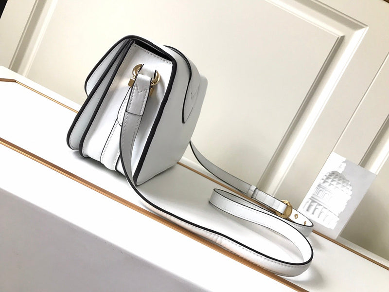 LOV2 Bags - Luxurious Bags  1051