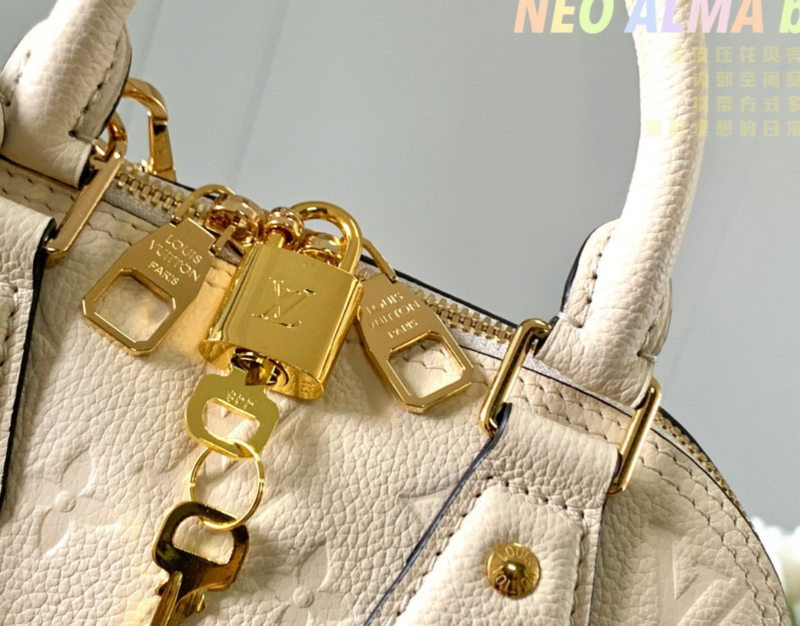 SAMC - LOV Bags - 1353